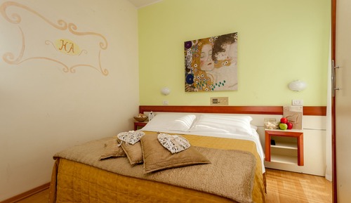 Room, Connecting Rooms, Partial Sea View
