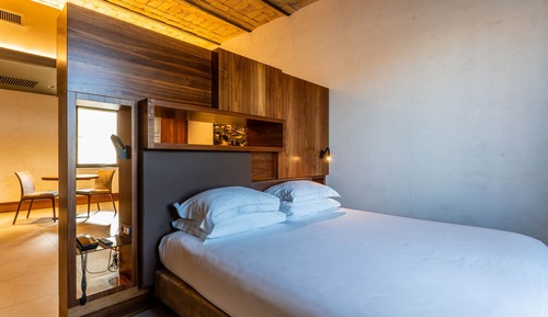 Junior Suite, 1 King Bed