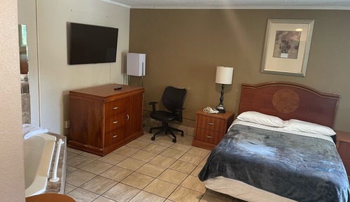 Standard Room, 1 King Bed, Jetted Tub