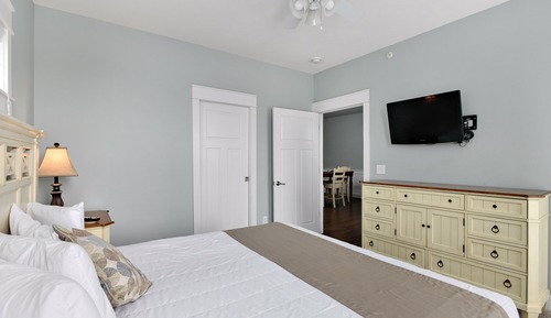 Luxury Condo, 2 Bedrooms