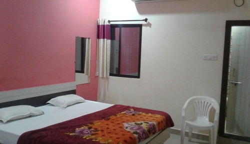 Deluxe Twin Room, 1 Double Bed, Accessible, Private Bathroom