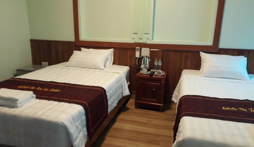 Twin Room, Shared Bathroom