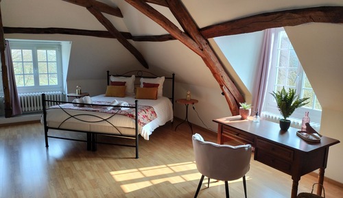 Superior Triple Room, Private Bathroom, River View (Chambre Saumur)