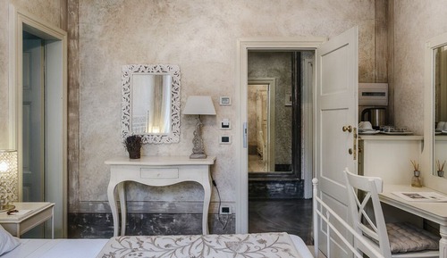 Classic Double Room