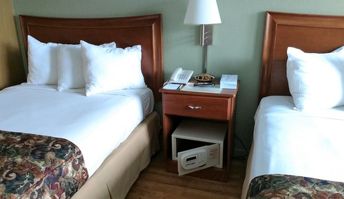 Standard Room, Multiple Beds, Pool View