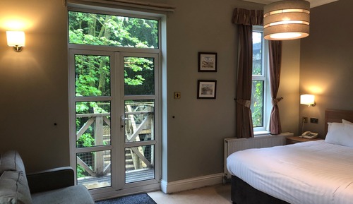 Standard Double Room, Roll-in Shower