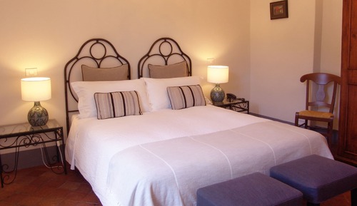 Suite, Hill View