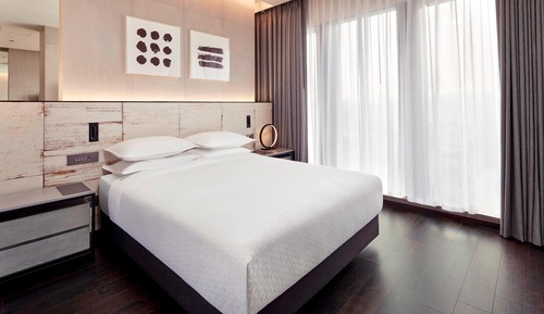 Suite, 1 Bedroom, City View