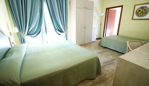Classic Quadruple Room, Accessible