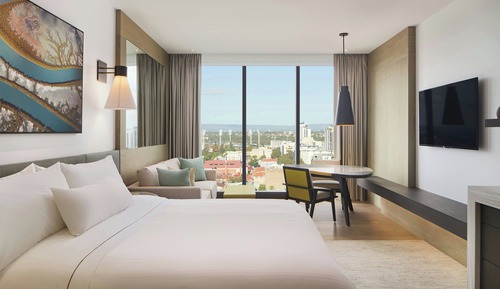 Premier Room, 1 King Bed, City View