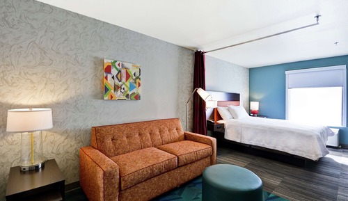 Studio, 1 Queen Bed, Accessible (Roll-In Shower)