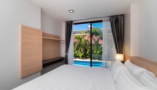 One Bedroom Deluxe with Plunge Pool