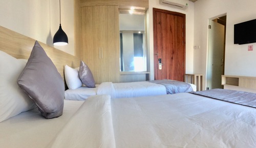 Superior Room, 2 Twin Beds, Non Smoking, City View