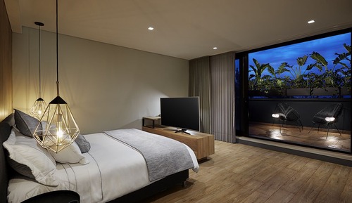 Deluxe Suite, 1 King Bed, Jetted Tub, Mountain View