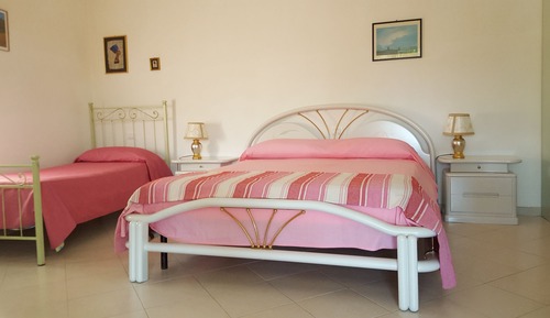 Basic Triple Room, Garden View