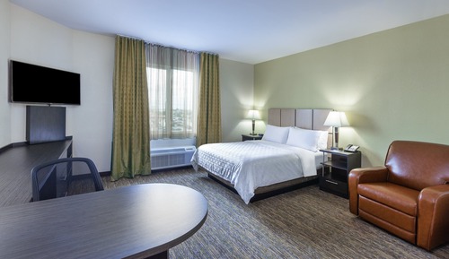 Studio Suite, 1 Queen Bed, Accessible Bathtub (Communications, Accessible Tub)