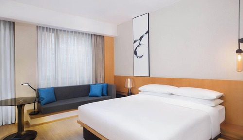 Family Studio, 1 King Bed
