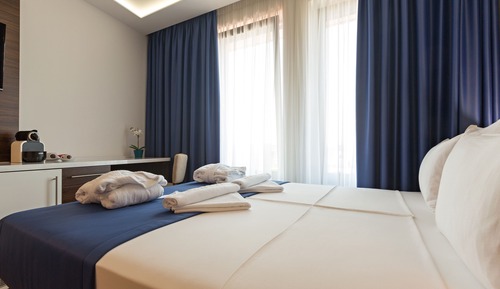 Double Room, 1 Queen Bed