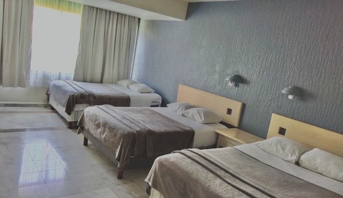 Family Apartment, 1 Bedroom, Kitchenette, Beachside