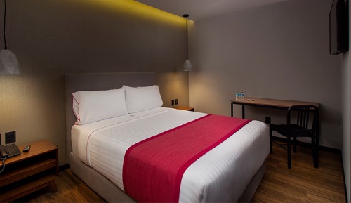 Junior Room, 1 Queen Bed