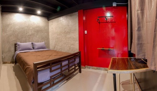 Deluxe Double Room with Air-Conditioner and Private Bathroom