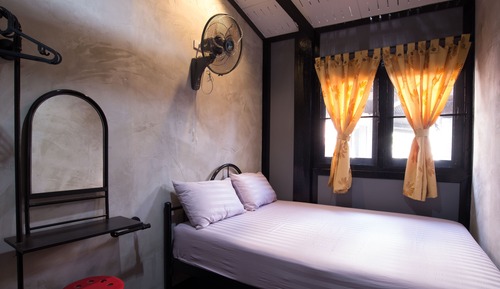Economy Double Room with Fan and Shared Bathroom
