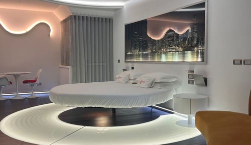 Luxury Suite