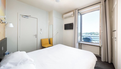 Basic Room, 1 Queen Bed, Sea View (Room #1)
