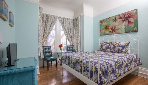 Double Room, Shared Bathroom (Residential)
