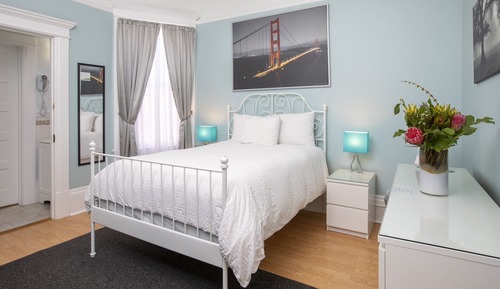 Double Room, Shared Bathroom (Residential)