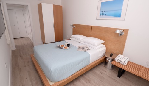 Urban One Bedroom- with Standing Balcony