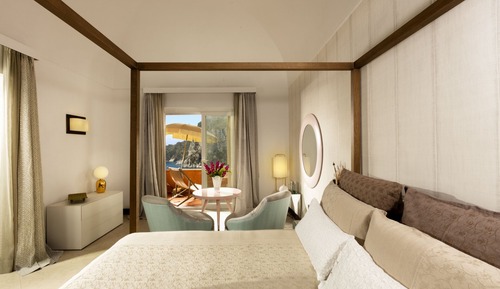 Master Deluxe Room
