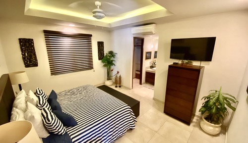 Comfort Condo, Kitchen, City View