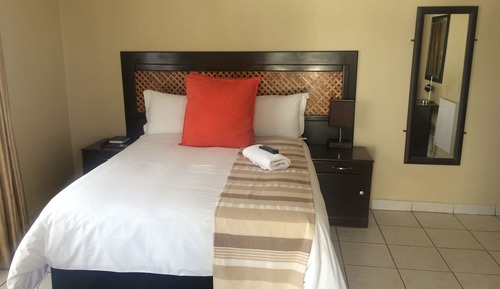 Family Room, 2 Bedrooms