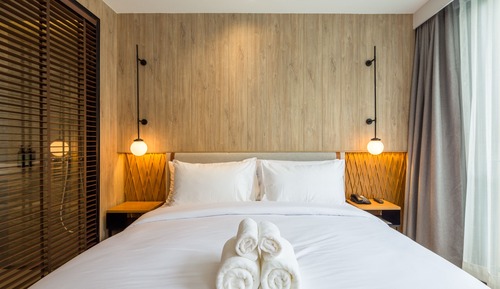 Superior Room, 1 King Bed, Pool View