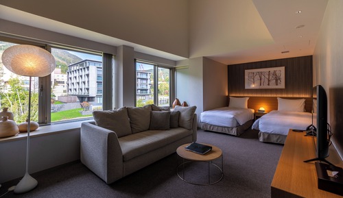 Penthouse Studio