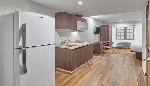 Suite, 1 Queen Bed