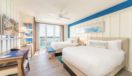 Room, 2 Queen Beds, Mobility Accessible, Pool View