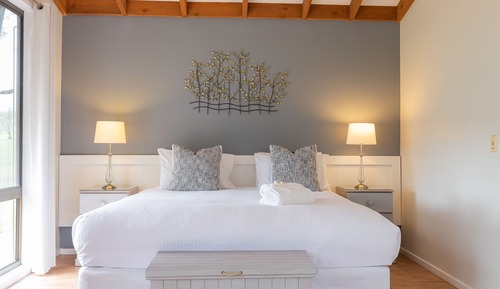 Executive Cottage, 2 Bedrooms, 2 Bathrooms, Vineyard View