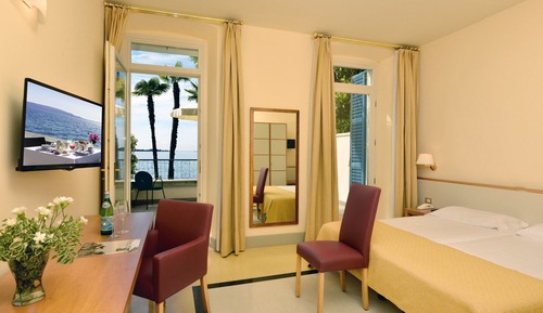 Suite, Lake View