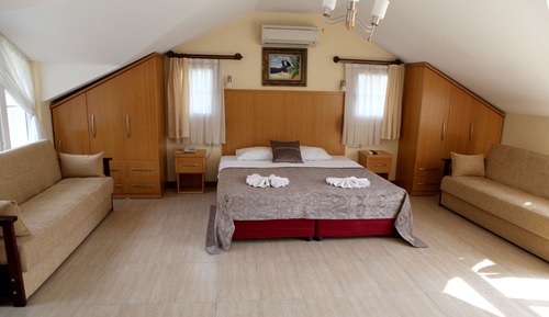 Deluxe Room, Pool View