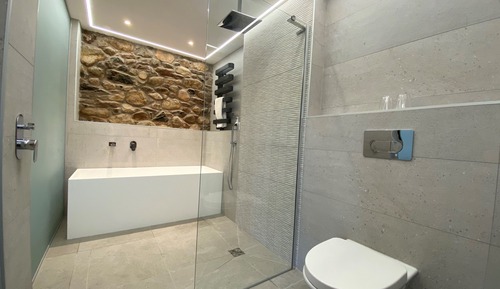 Luxury Suite, Ensuite ("Cairn")