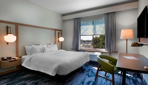 Room, 1 King Bed, Non Smoking (Hearing Accessible)