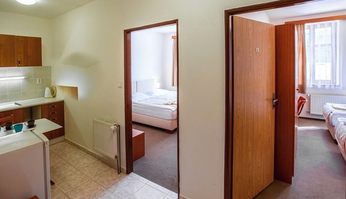 Studio (2 Adults)