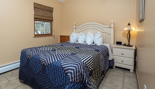 Queen Suite 6