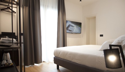 Suite, 1 Queen Bed with Sofa bed, Balcony