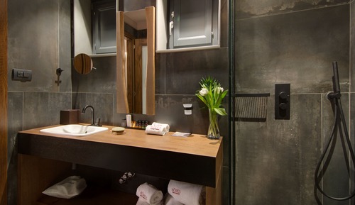Deluxe Family Suite