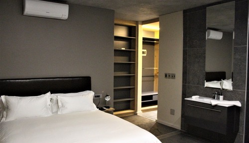 River Suite