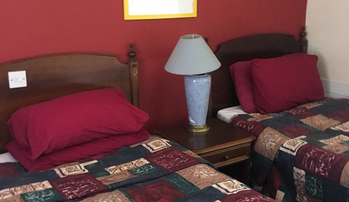Basic Twin Room, Shared Bathroom