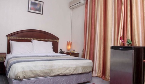 Deluxe Room, 1 Queen Bed